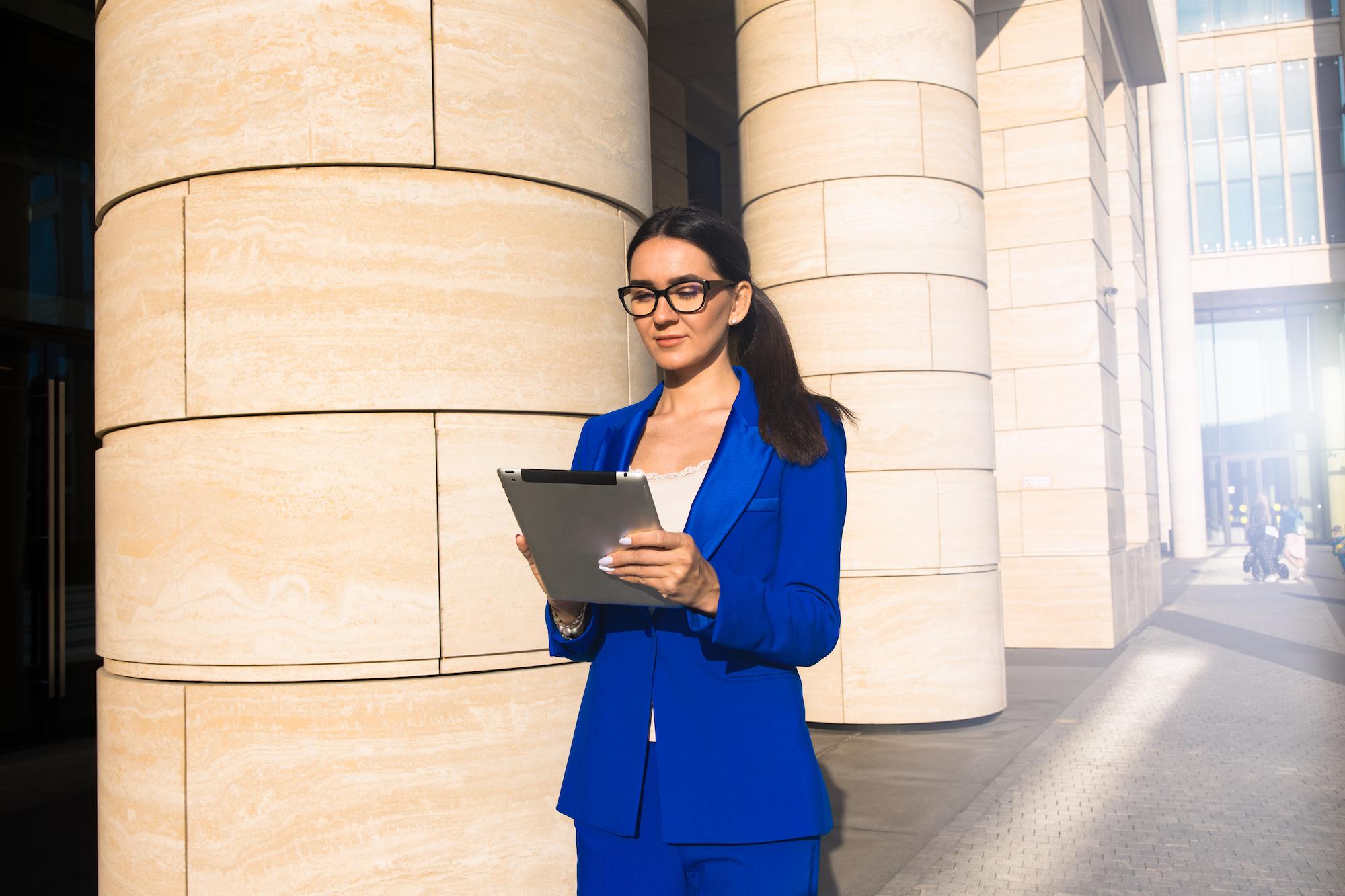 Government staff using iPad with government apps